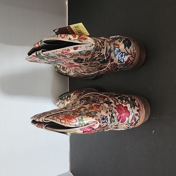 Brand new Cowgirl/boy mid calf western boots - Picture 3 of 6